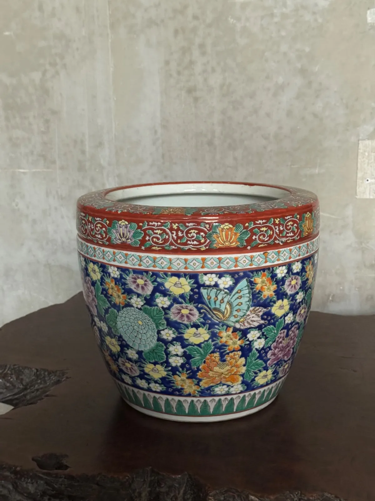 十錦手火鉢 染付 色絵 金彩 観葉植物などの鉢カバー、ガラス板を乗せテーブル 十錦手火鉢 染付 色絵 金彩 観葉植物などの鉢カバー、ガラス板を乗せ