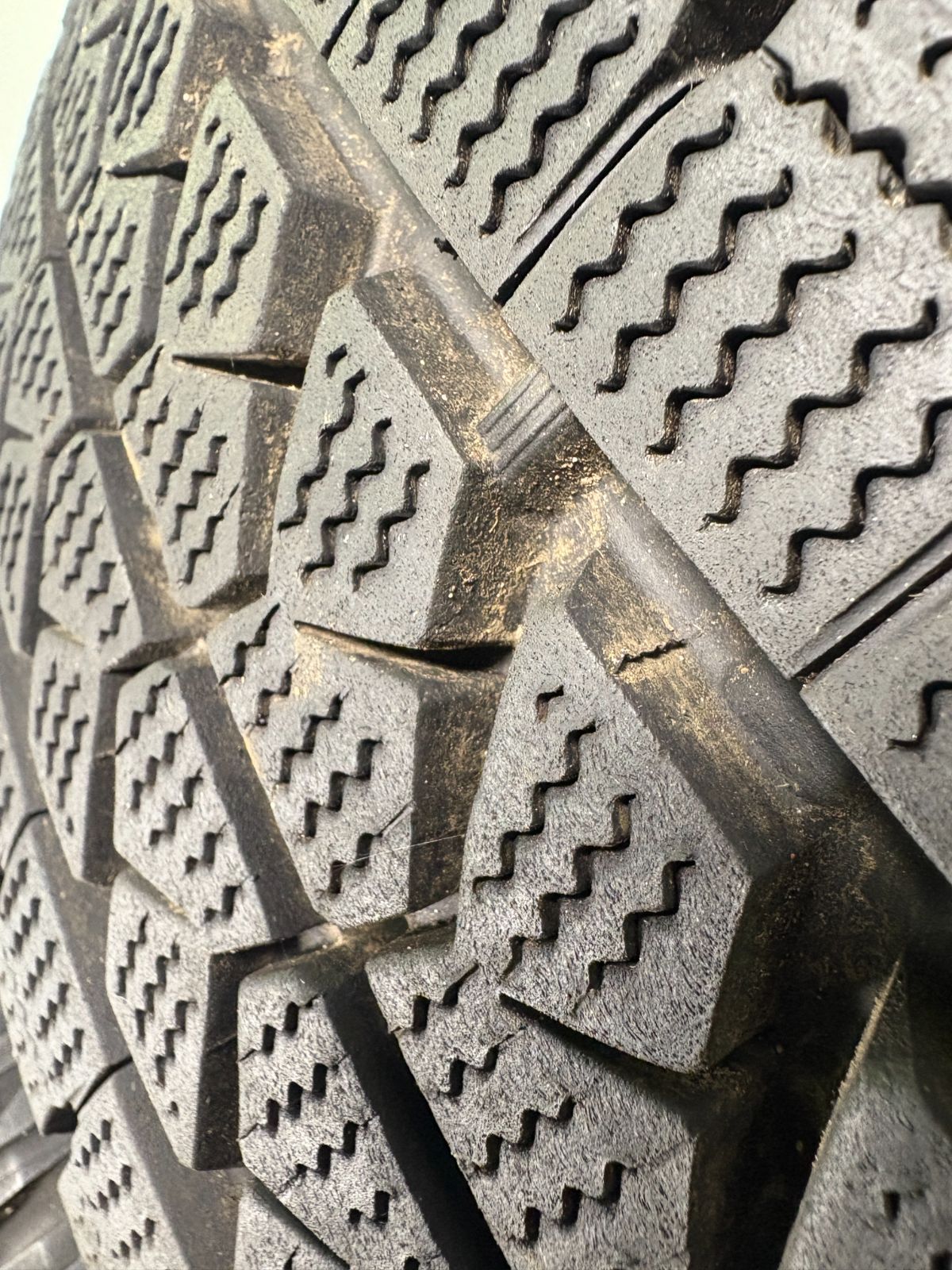 205|60R17.5LT ブリヂストン