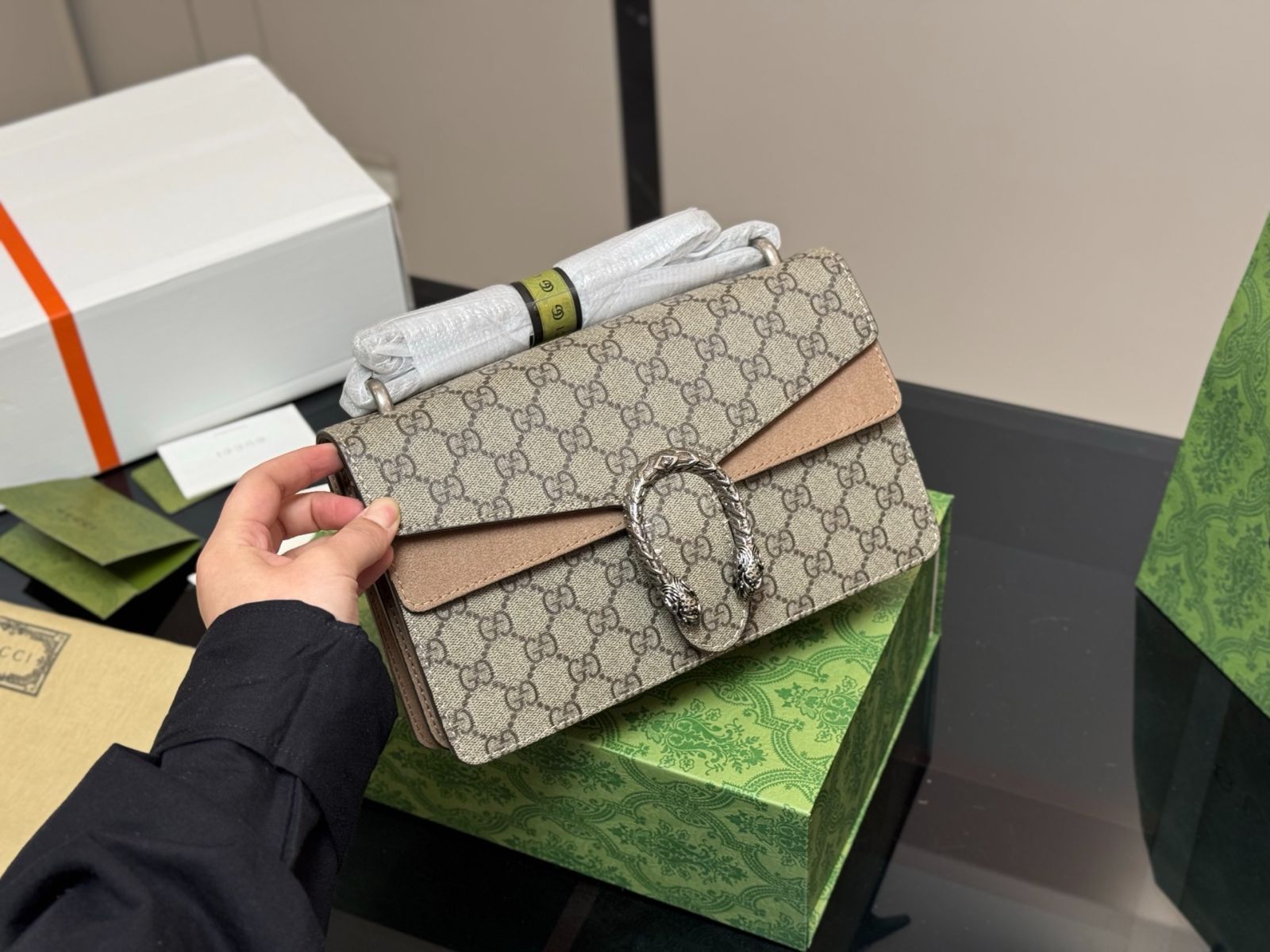 【関税＆送料込み】Gucci Dionysus Bag Gucci Dionysus GG Supreme Bloom Floral Medium Shoulder Chain