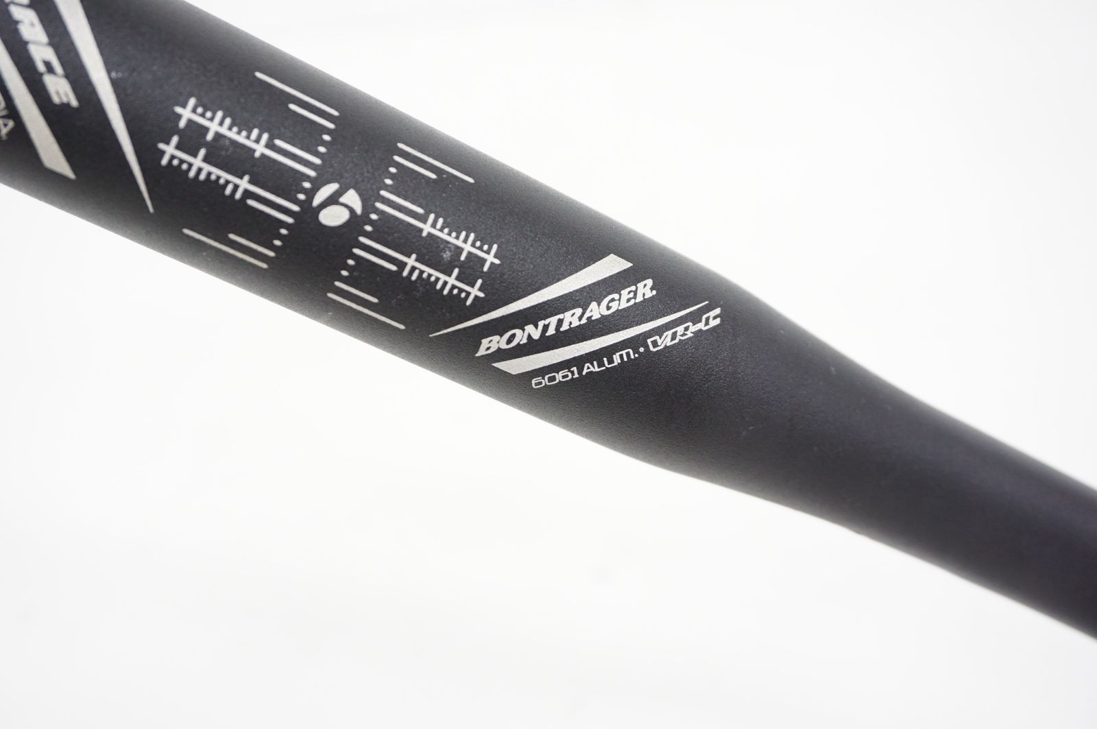 BONTRAGER 「ボントレガー」 RACE Φ31.8 420mm  ハンドル / バイチャリ阪急塚口店