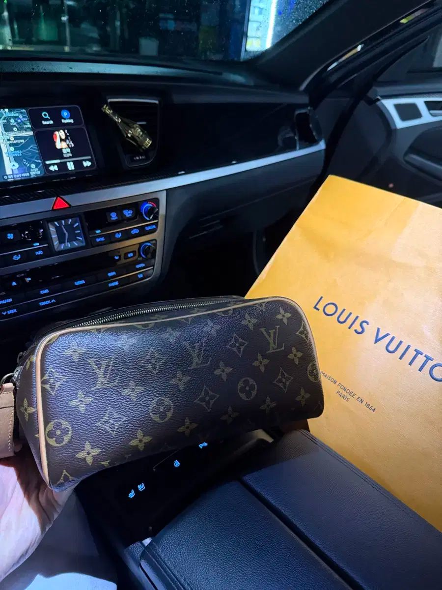 ルイヴィトン ドルチーキット クラッチバッグ