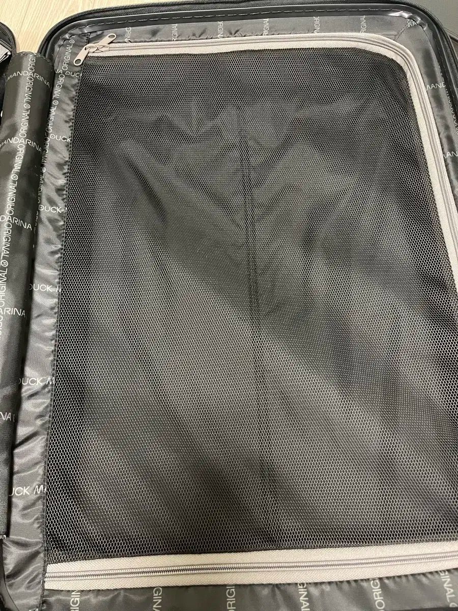 ゼロハリバートン アルミ合金 ZR21L-BK 2輪 黒 キャリーバッグ 中古