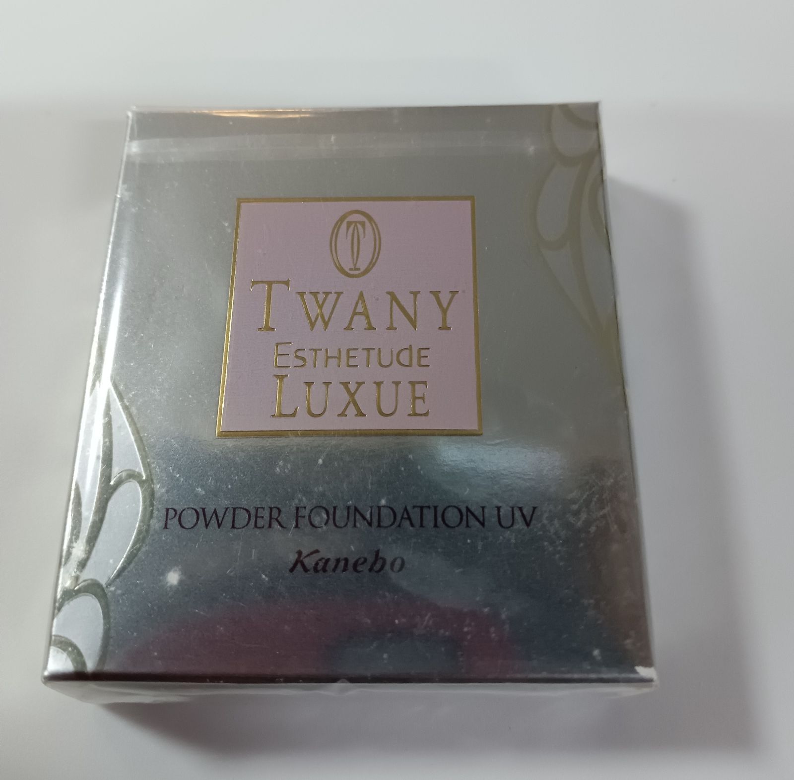 トワニーエスティチュードラグジェ パウダーファンデーションN ベージュC