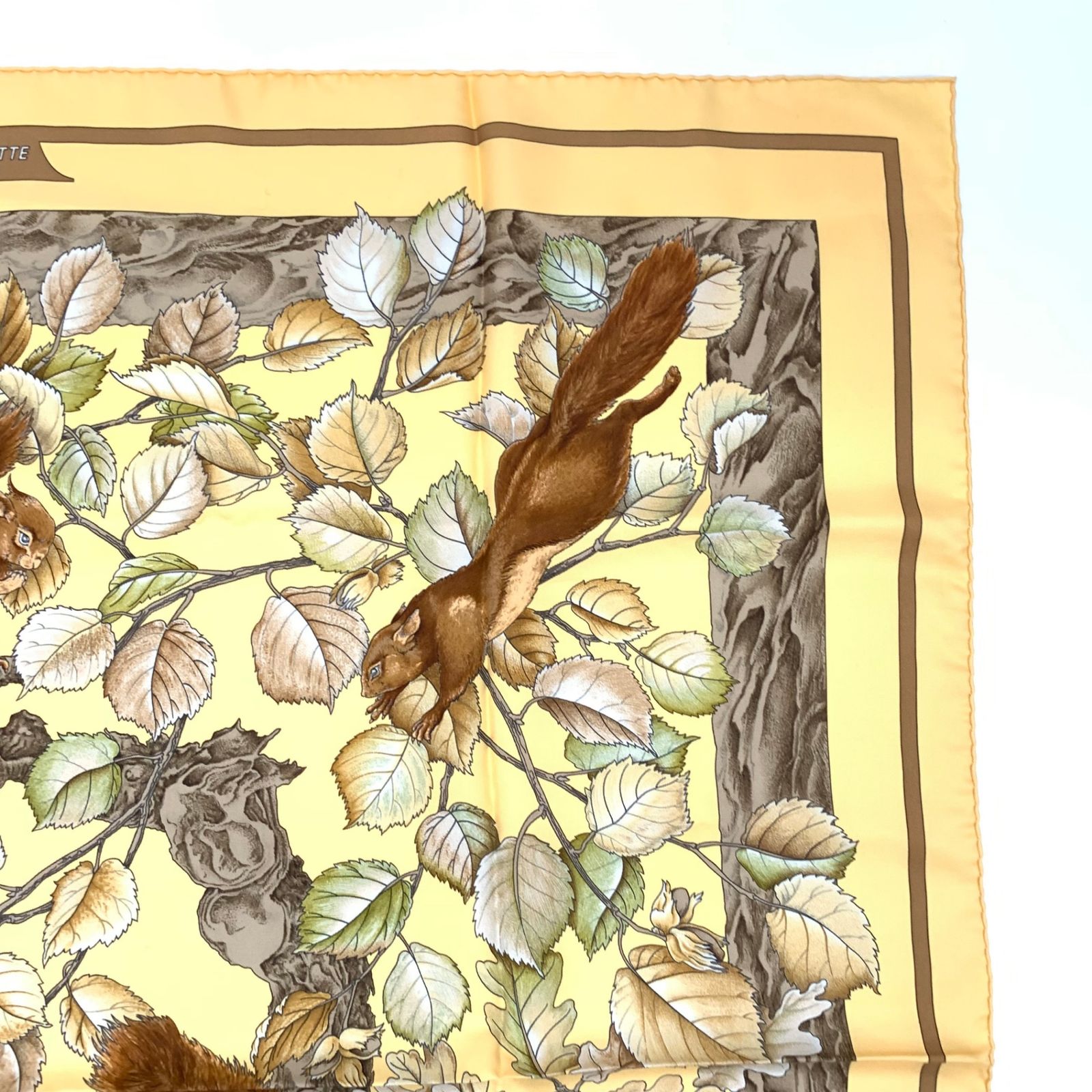 美品 HERMES エルメス カレ 90 CASSE NOISETTE くるみ割り リス柄