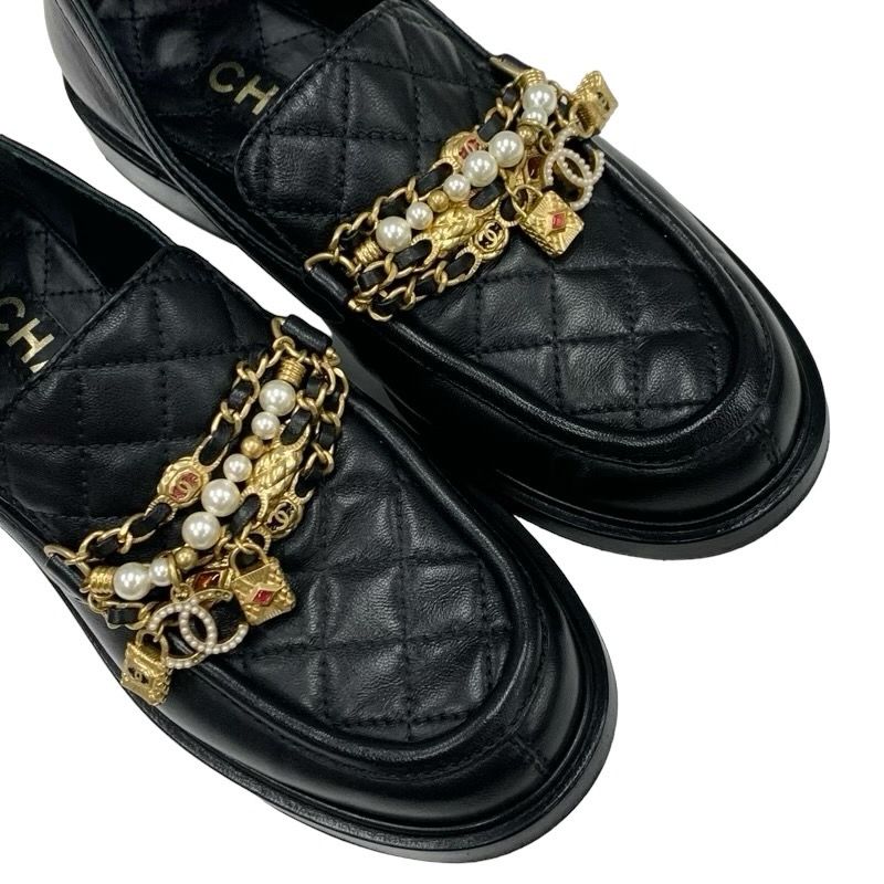 Chanel FW22-23 Beige And Black Slingback Kitten Heels