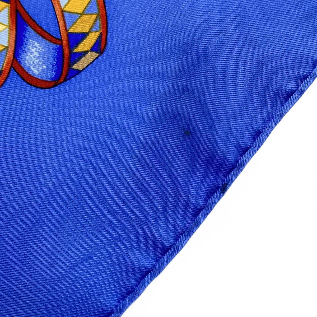 HERMES(エルメス) スカーフ カレ90 アイボリー×ブルー×マルチ LES  