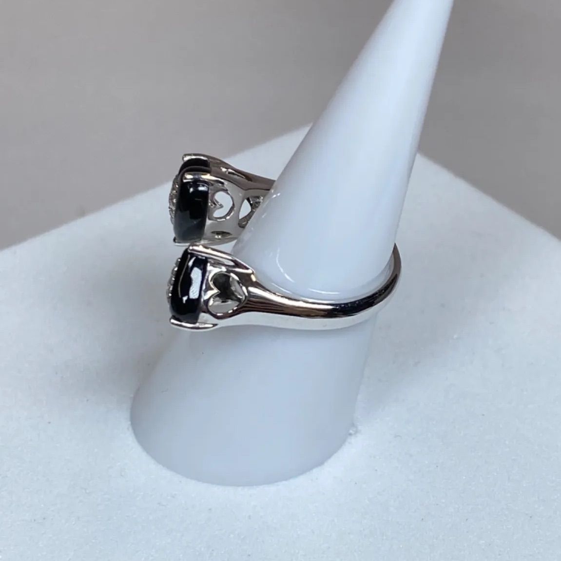 希少】18KWG ダブルハート ダイヤモンド リング 0.15ct - メルカリ