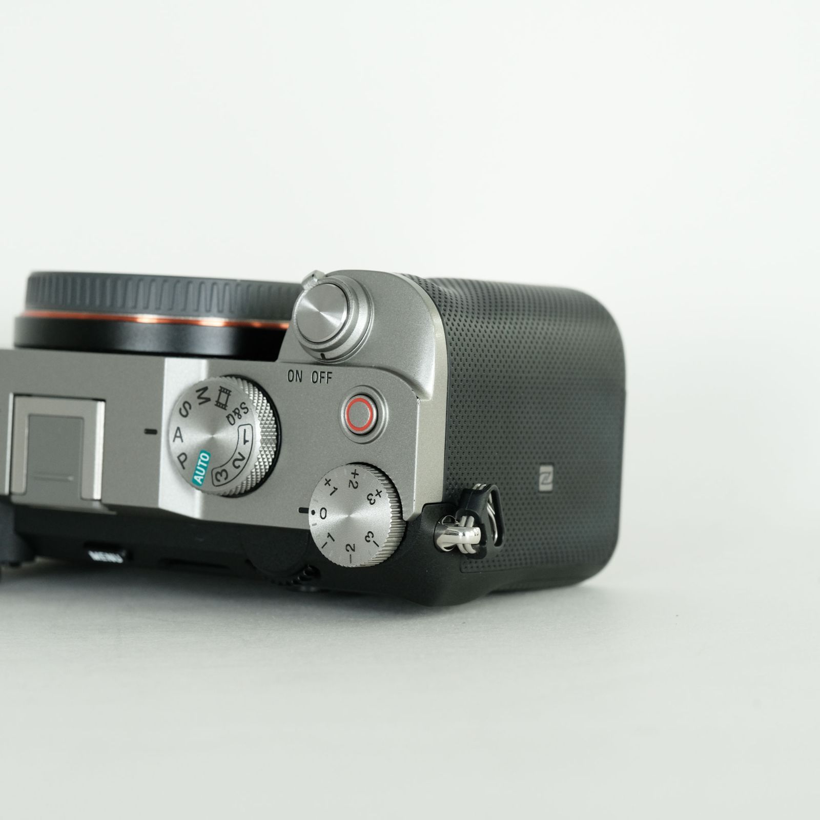 購入者決定【ジャンク品】α7c/ILCE-7C/シルバー/水没 中古