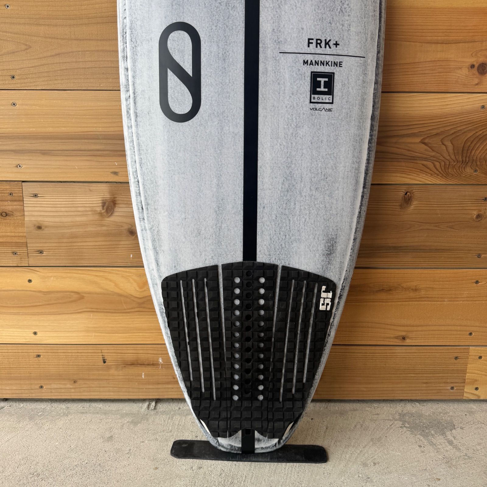 送料無料！ 新品同様 美品 ノーディケール サーフボード 5’6 店頭受取可】 サーフボード ショートボード フィッシュ クワッド