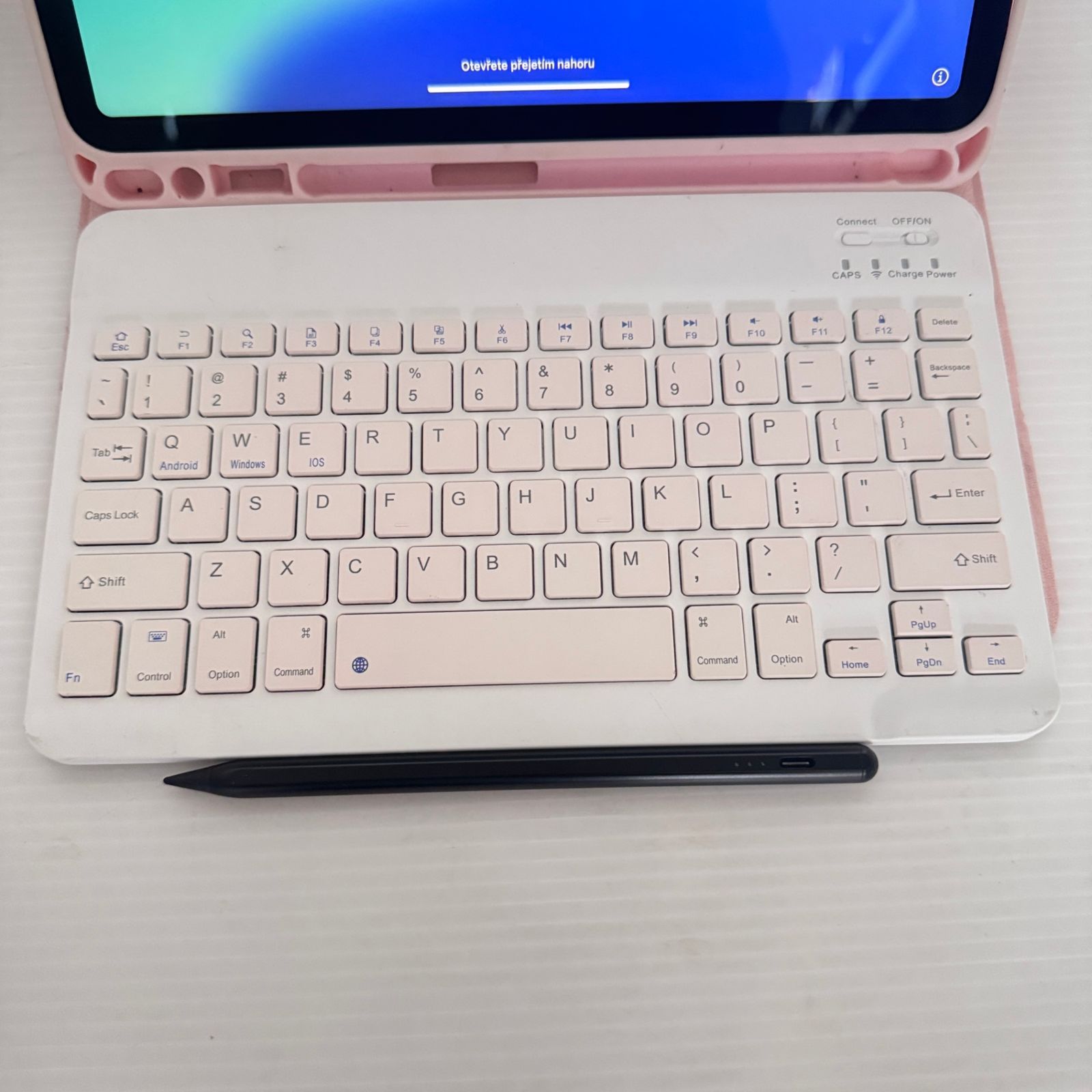 iPad Air 2 Wi-Fi 64GB シルバー & キーボードカバー ipadmini5 wifi