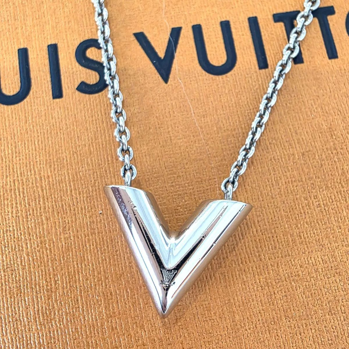 ☆【Louis Vuitton/ルイヴィトン】 ネックレス・エセンシャル V