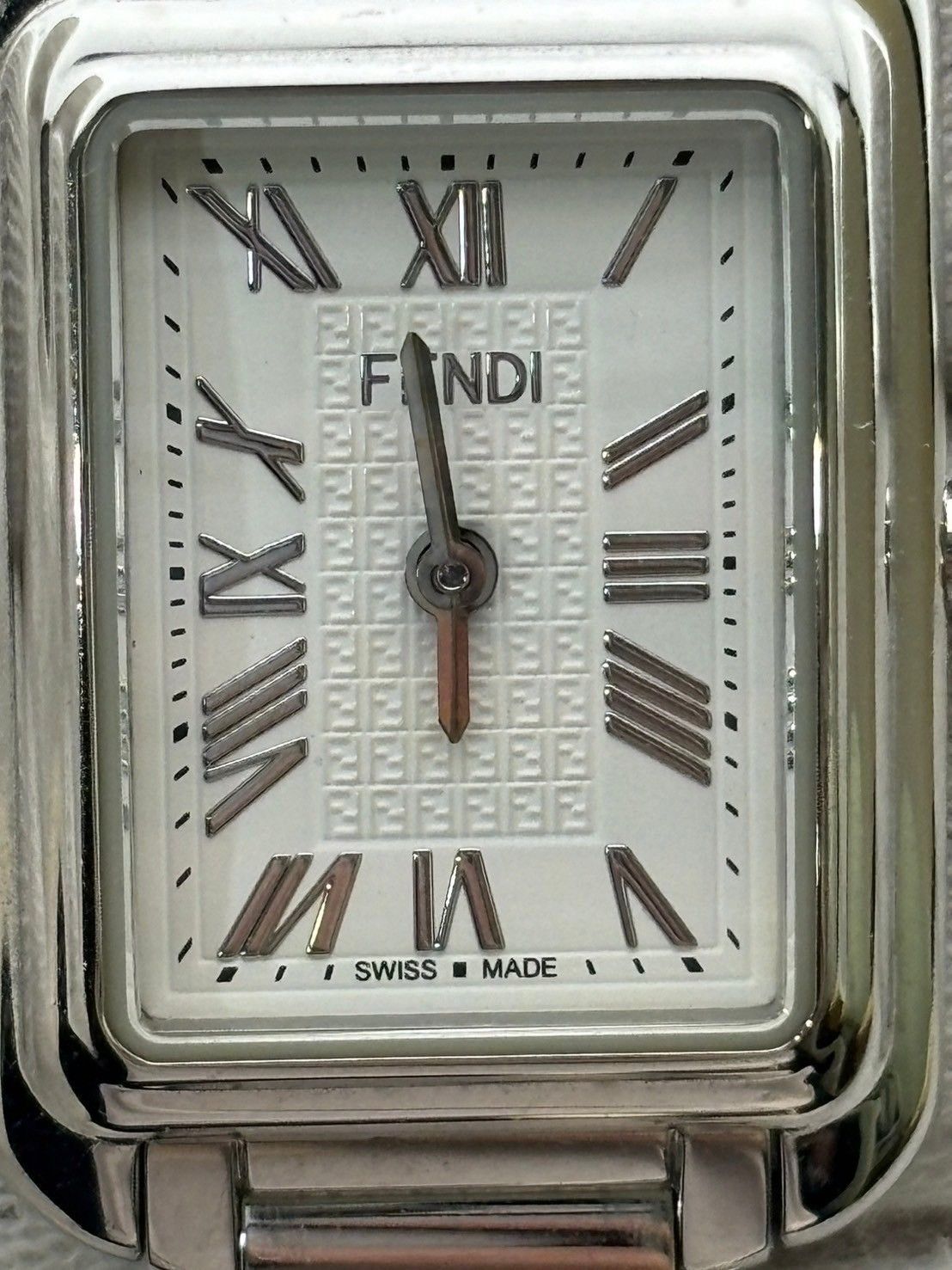 中古品】FENDI フェンディ オロロジクラシコ クォーツ 腕時計