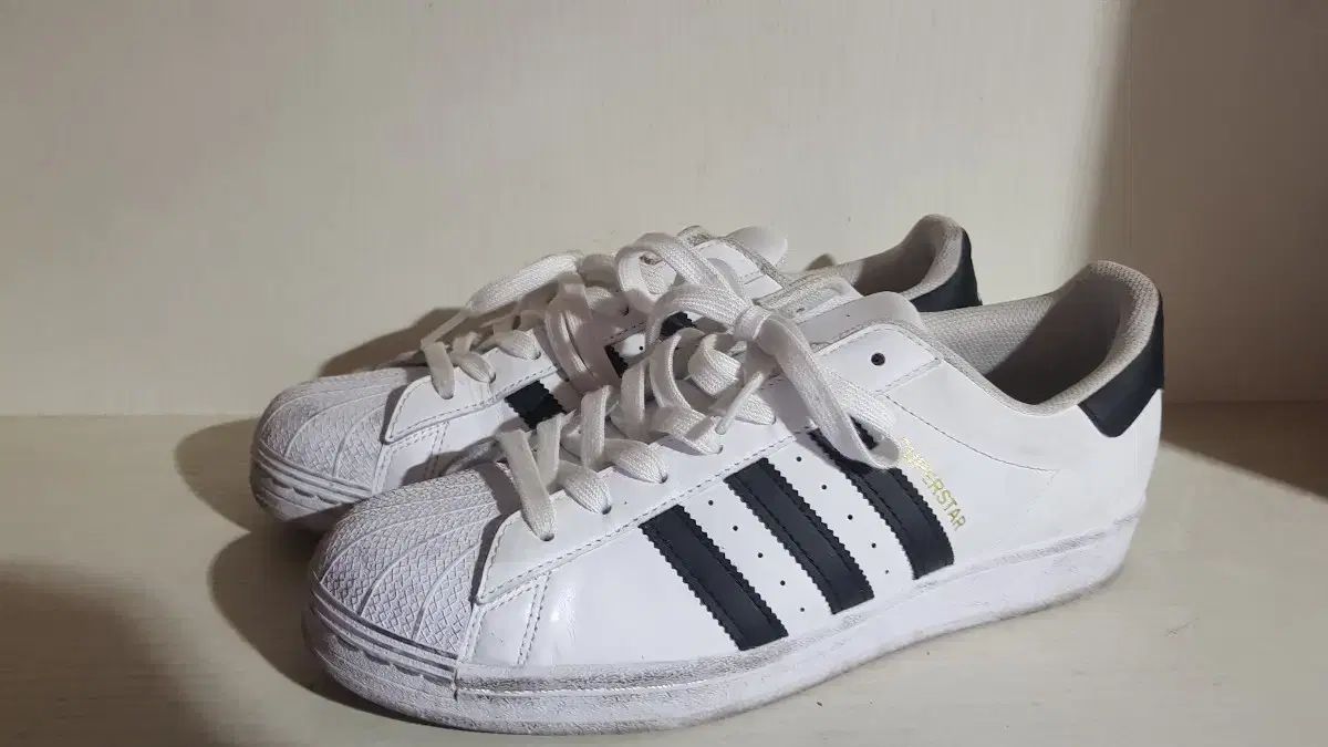 adidas(アディダス) スニーカー 275