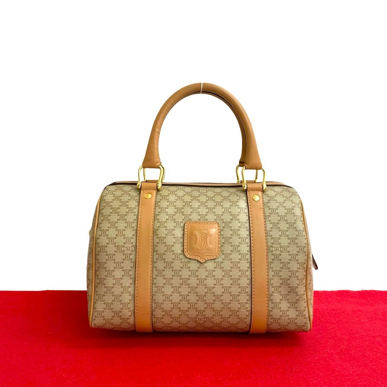 FENDI 三つ折り財布 ピーカブー ターンロック ゴールド金具 ロゴ型押し