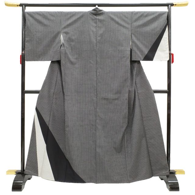新古品】紬 袷 着物 訪問着 十日町 黒地 モノトーン 細縞 切りば