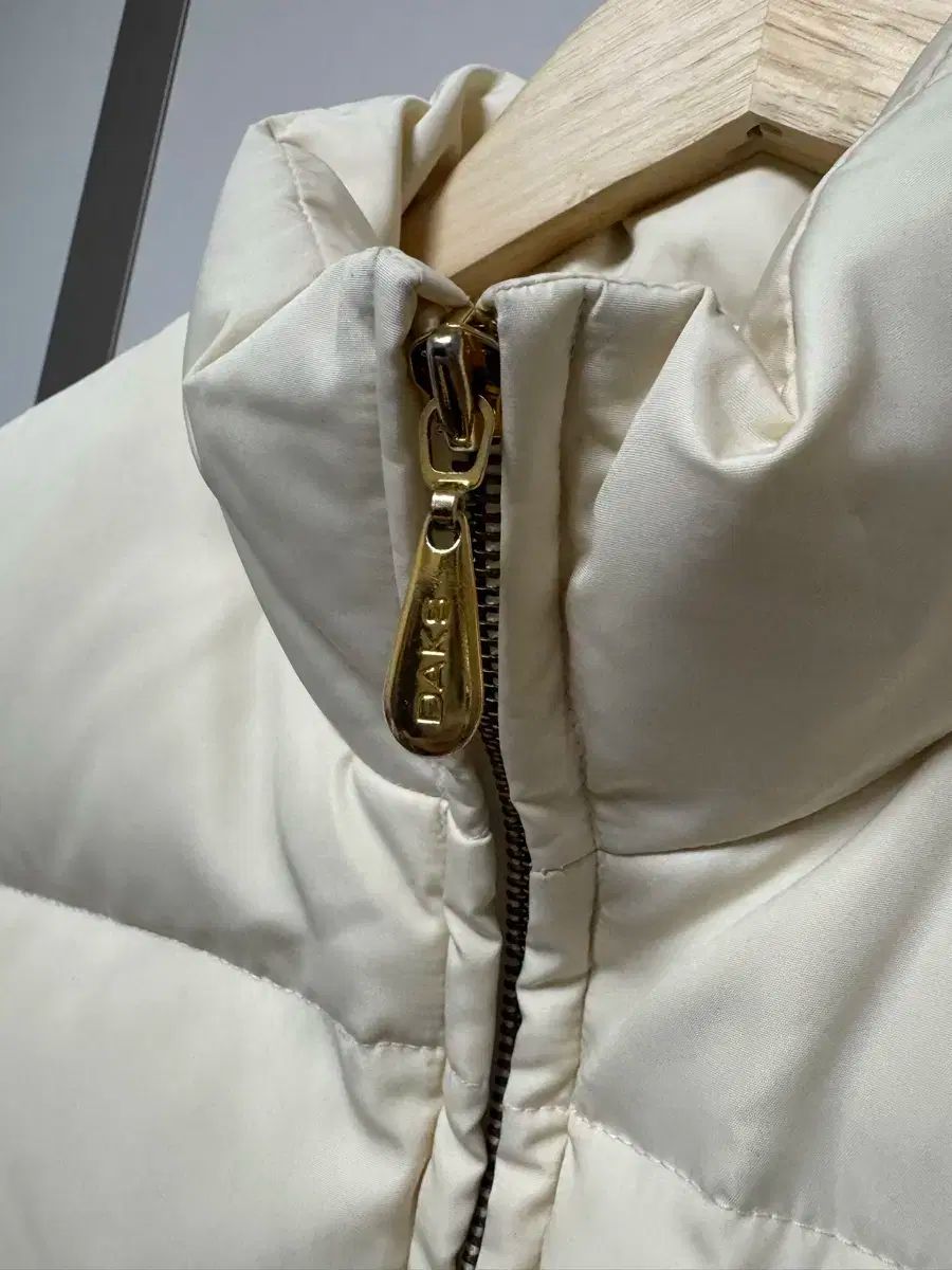 品質が完璧、値段が激安！ DAKS₍ダックス ゴルフウェア グースダウン 95 ー 100