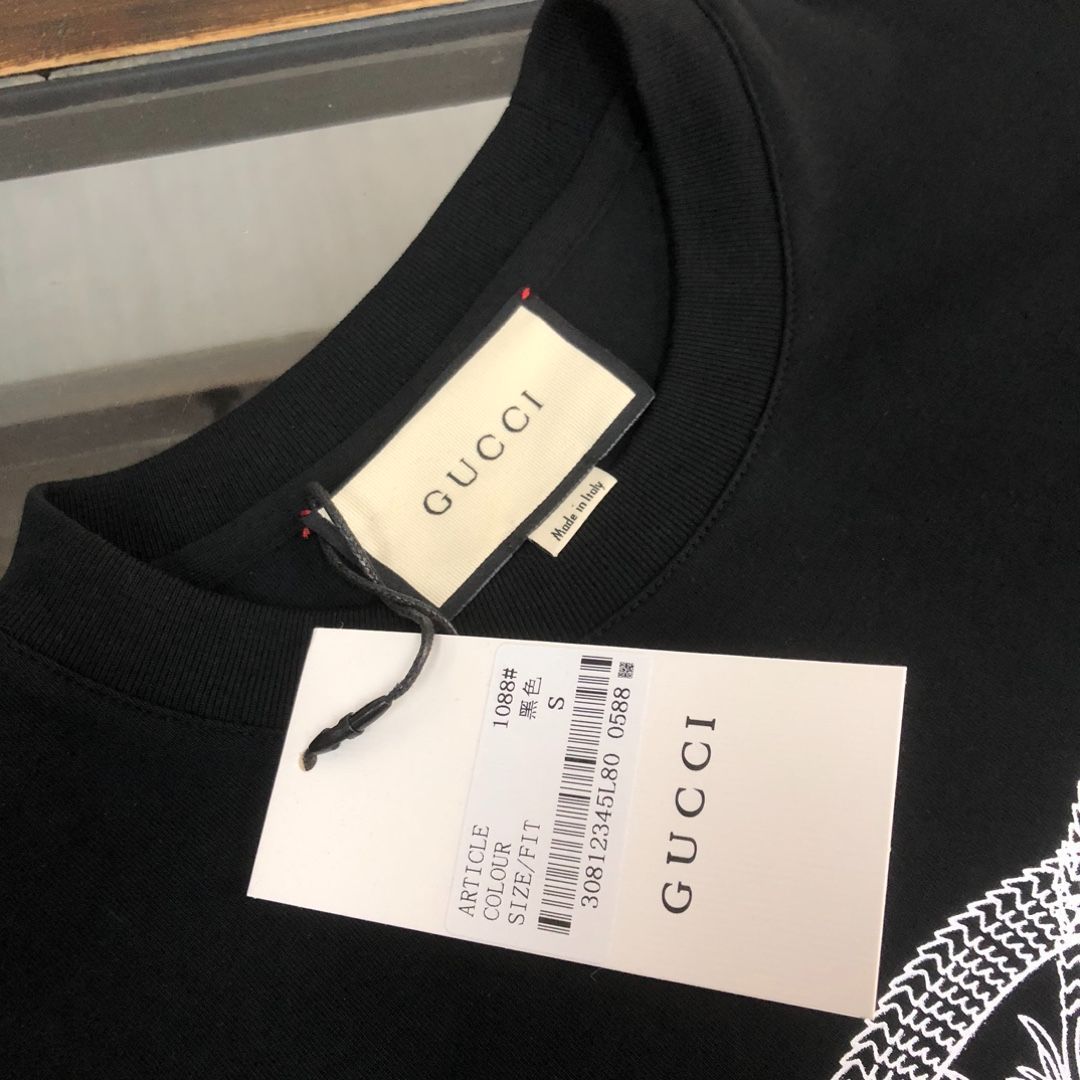 新品未使用GUCCI ロゴプリント Tシャツ 本日限定特価】GUCCI 春夏 ロゴプリントTシャツ [本日特価|新品
