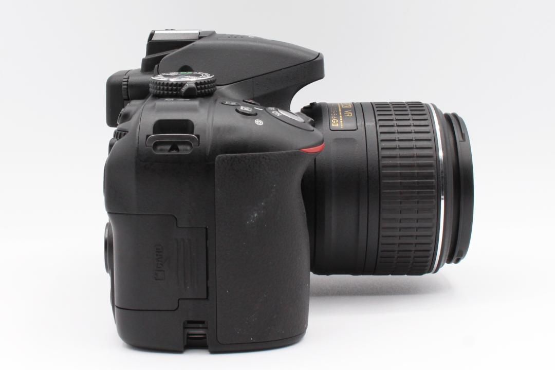 ショット数極少】ニコン Nikon D5300 レンズキット デジタル一眼レフ