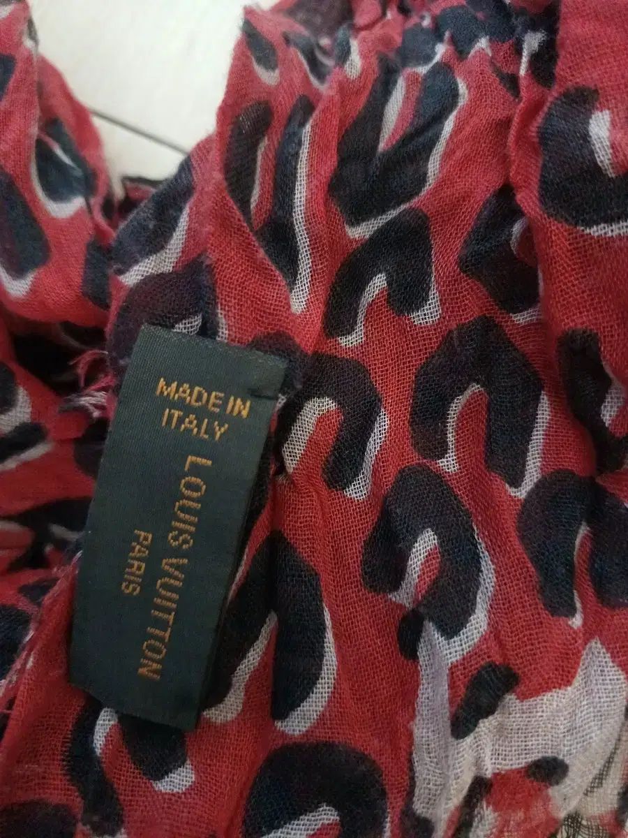 ルイヴィトンのレオパード柄マフラー WWW_OLIVIERBERNSTEIN_COM