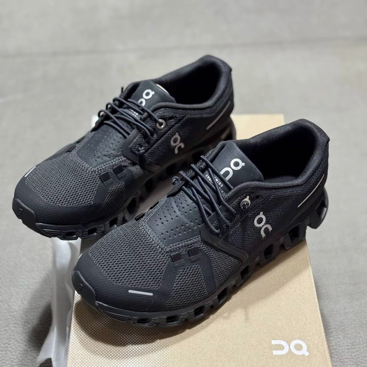 On オン ランニングシューズ Cloud 5 クラウド5 All Black