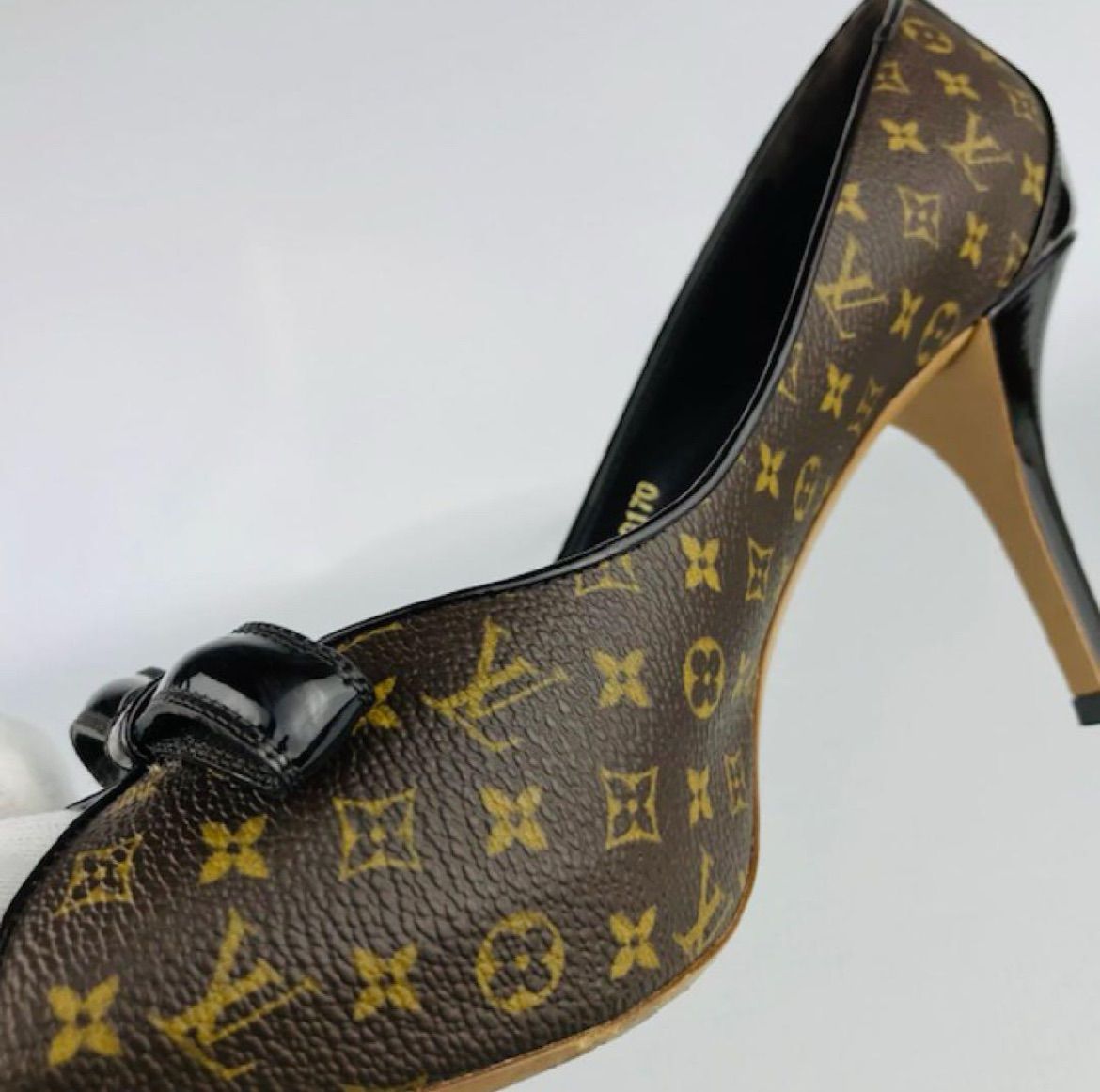 ルイヴィトン レザー モノグラム 総柄 オープントゥパンプス