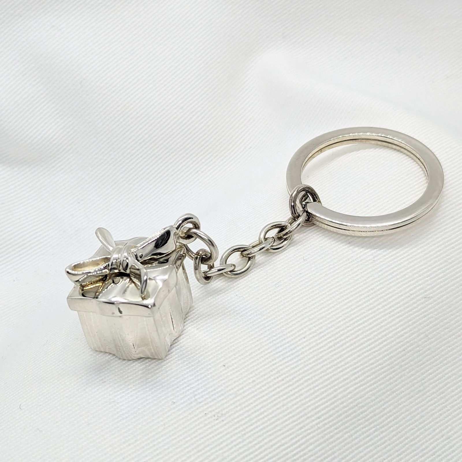 ティファニー　ギフトボックス　シルバー925　キーホルダー【美品、希少？】 TIFFANY ティファニー シルバー ギフトボックス チャーム キーホルダー
