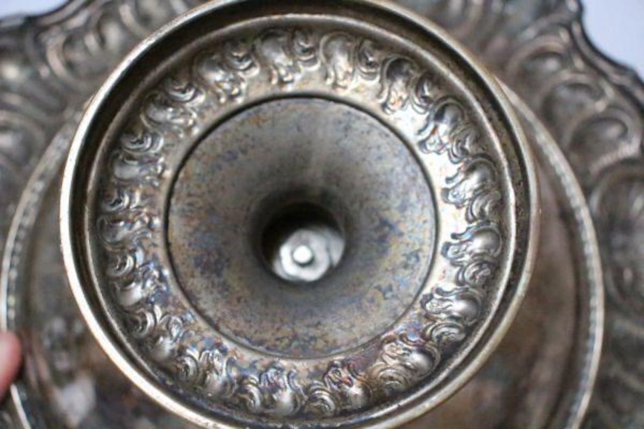 ベルギー アンティーク 古い真鍮製銀メッキ加工のコンポティエ ロカイユ模様 ベルギー アンティーク 古い真鍮製銀メッキ加工のコンポティエ