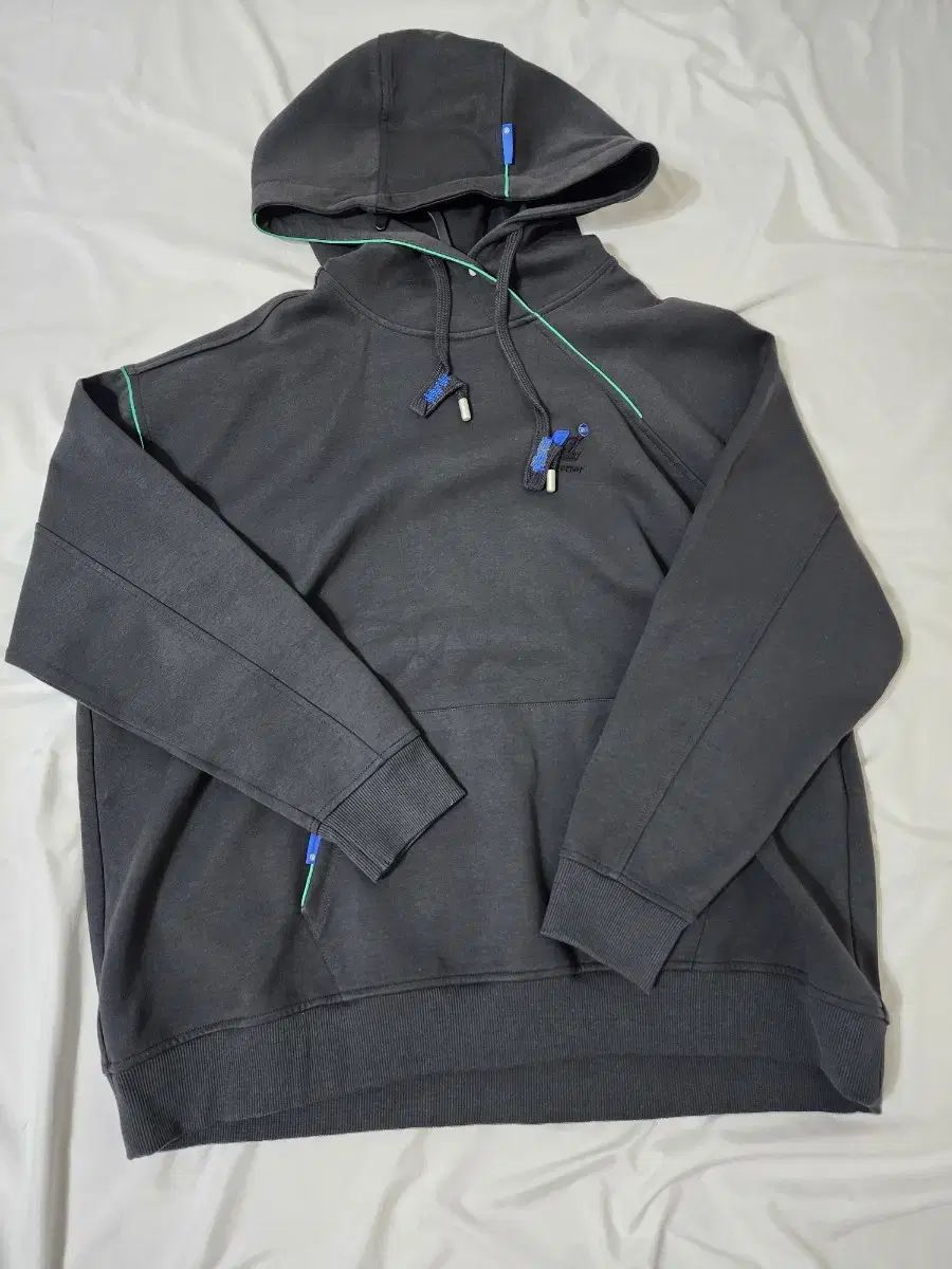 ZARA(ザラ) x ADER ERROR(アーダーエラー) コントラスト フード スウェットシャツ ブラック ( L ー XL ）
