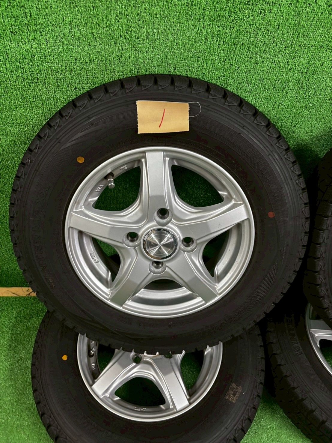 ダイハツ ハイゼットトラック ジャンボ S510P スタッドレスタイヤ アルミホイール 4本セット 145R12 み