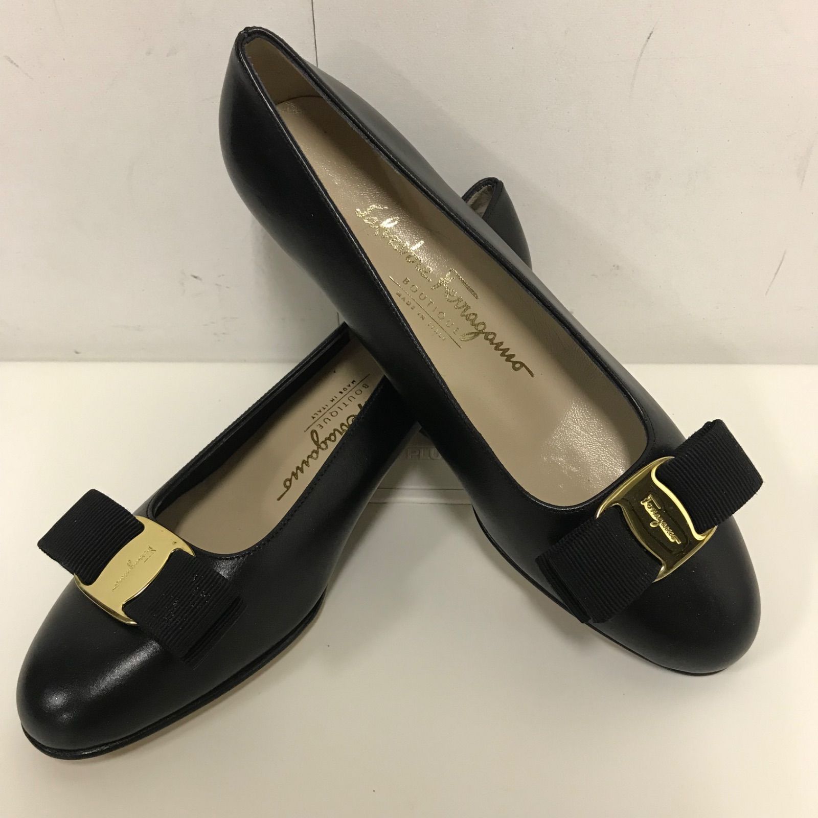 サルヴァトーレ フェラガモ Salvatore 有り難い Ferragamo パンプス ヴァラ カーフレザー ヒール シューズ 靴 レディース 5C( 22.5cm