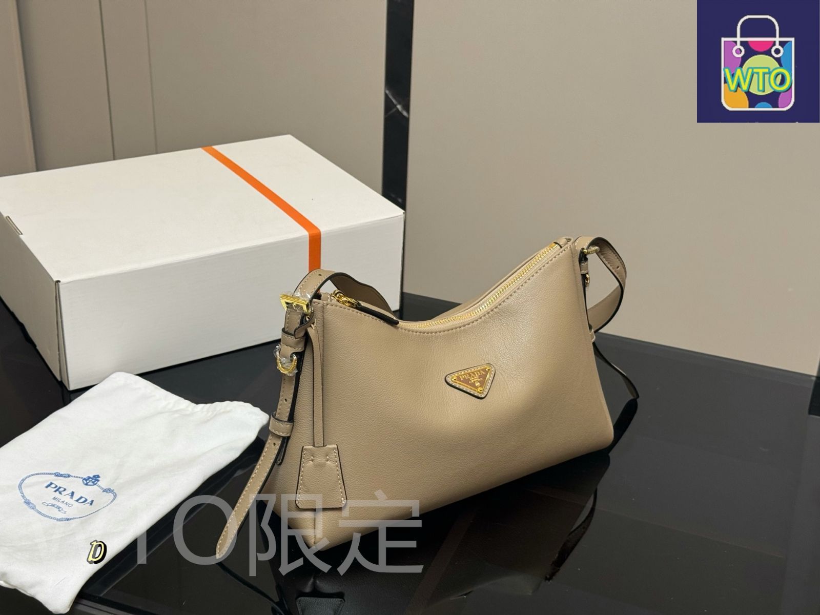 プラダ　ポーチ　アーム　本物 今日特価】Prada プラダ ヴィンテージ ホボ アームポーチ（30