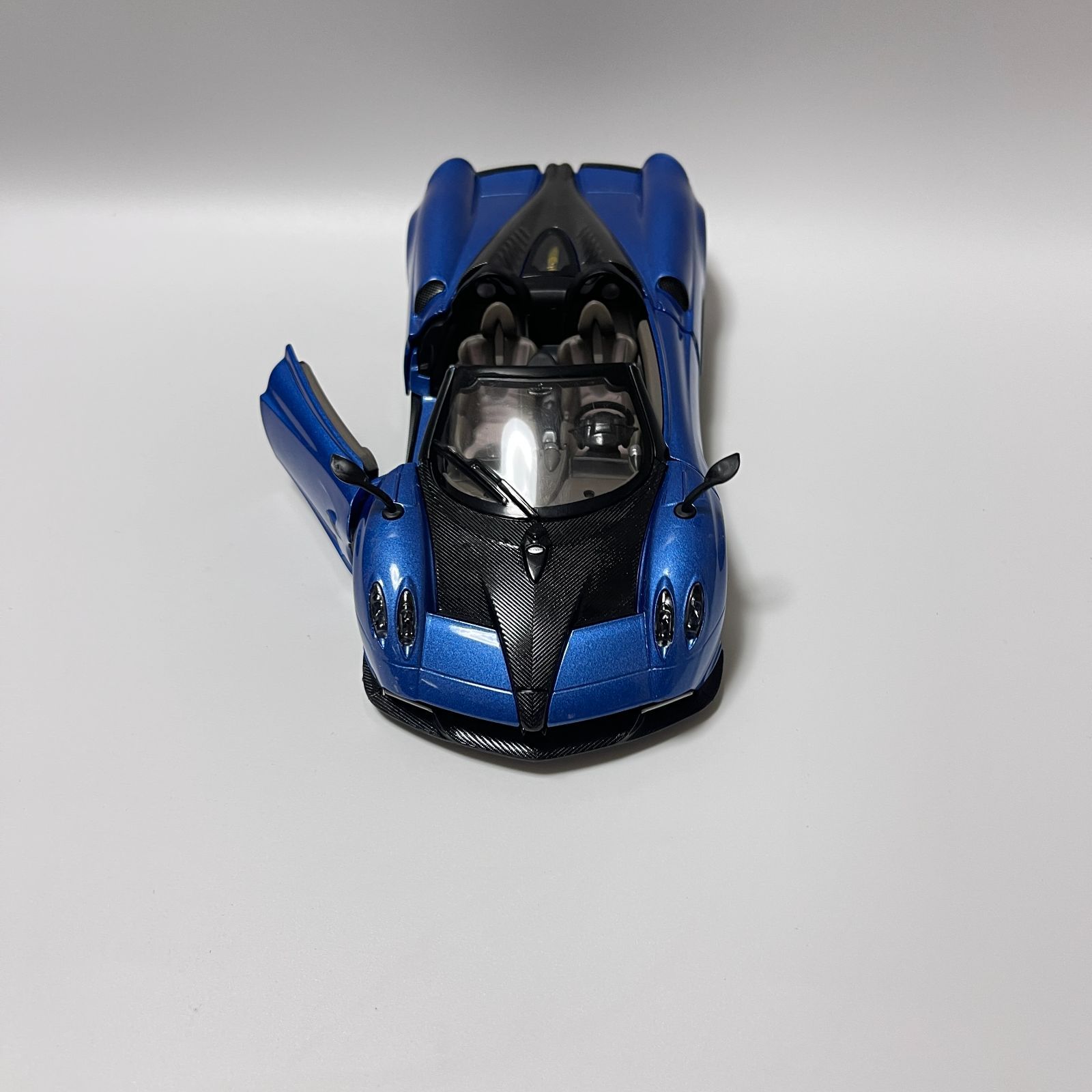 ウアイラに最適 装飾やコレクションとしてのロードスターメタルモデルカーおもちゃ