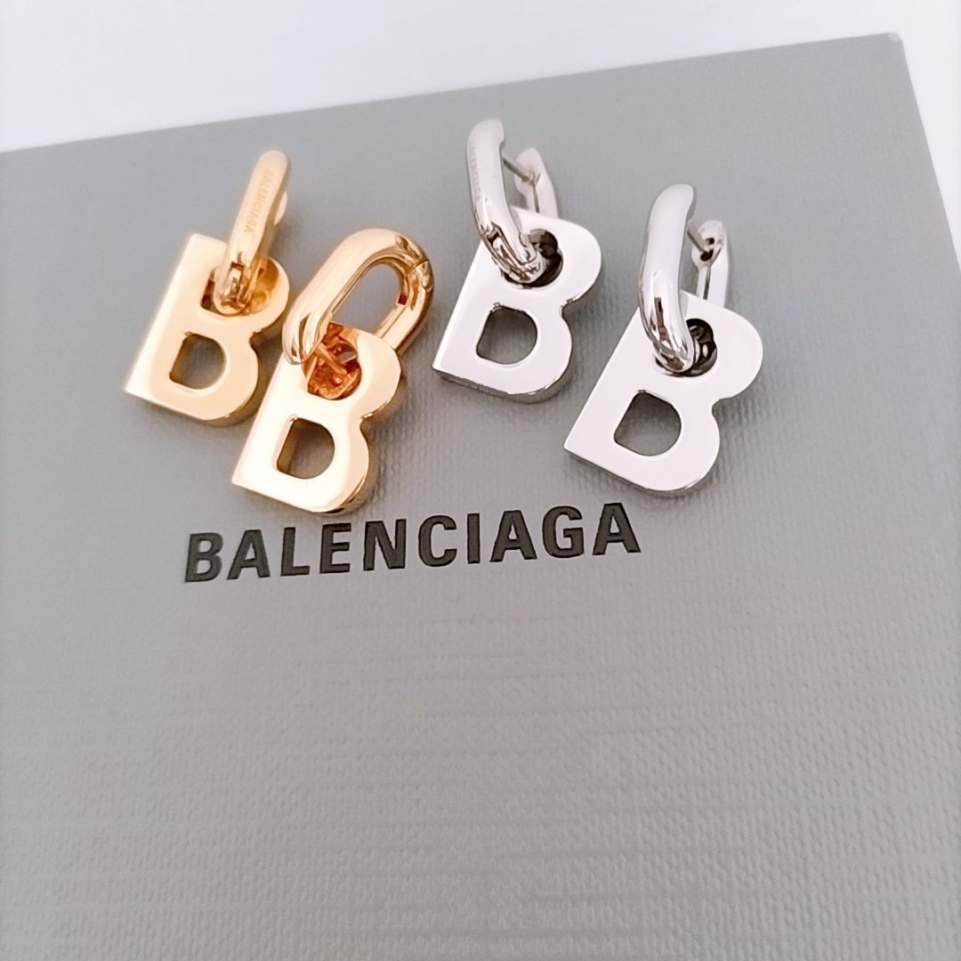 BALENCIAGA Bロゴ ピアス(両耳用) BALENCIAGA Bロゴ ピアス(両耳用) 【公式通販】