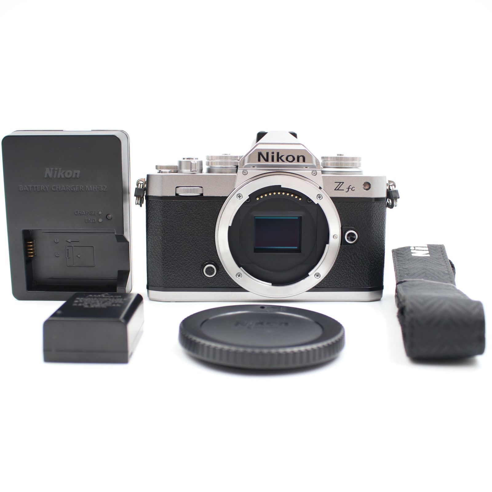 Nikon Z fc ミラーレスカメラ 本体 おまけつき Zシリーズ（Nikon