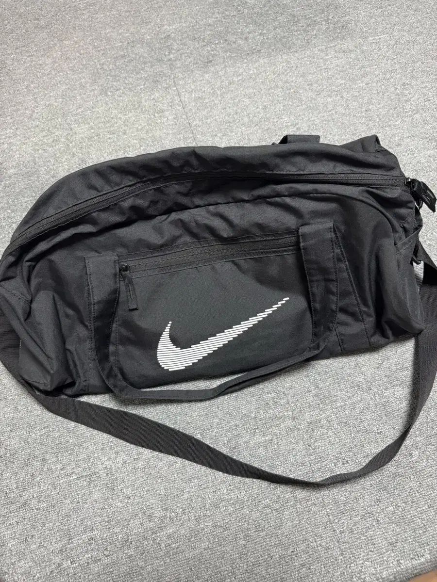 NIKE(ナイキ)荷物 クラブ トレーニング ダッフルバッグ 24L ブラック