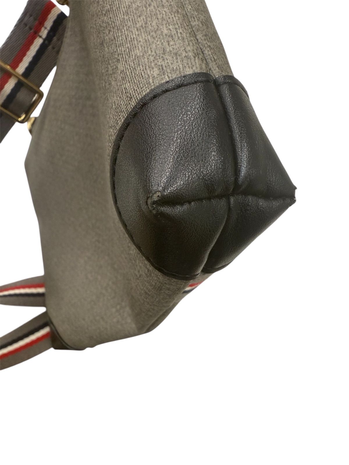 美品　カステルバジャック　ショルダーバッグ　ワッペン　ブランドロゴ　金金具 CASTELBAJAC(カステルバジャック) ショルダーバッグ ワッペン ブランド