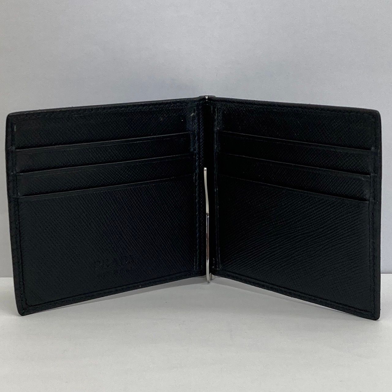 新品仕様】PRADA プラダ サフィアーノ 三角プレート マネークリップ 黒