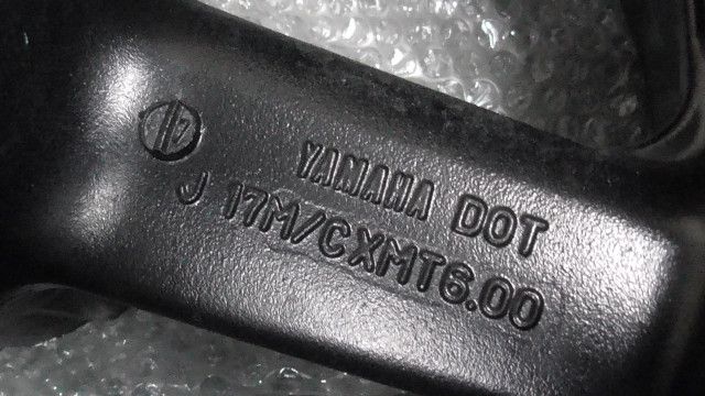 YZF-R1 JYARN095000000xxx の リアホイール タイヤ 1757556470