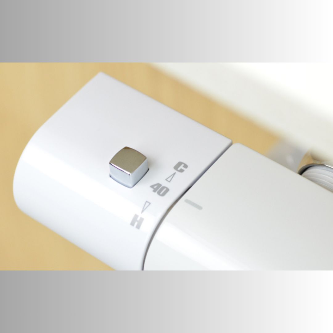  atelier DADA 品 サーモスタットシャワー混合栓 浴室用水栓 節水シャワー 吐水パイプ固定 ホワイト シルバー _ DD 173-076-WS 蛇口 水栓 散水 水栓 水周り