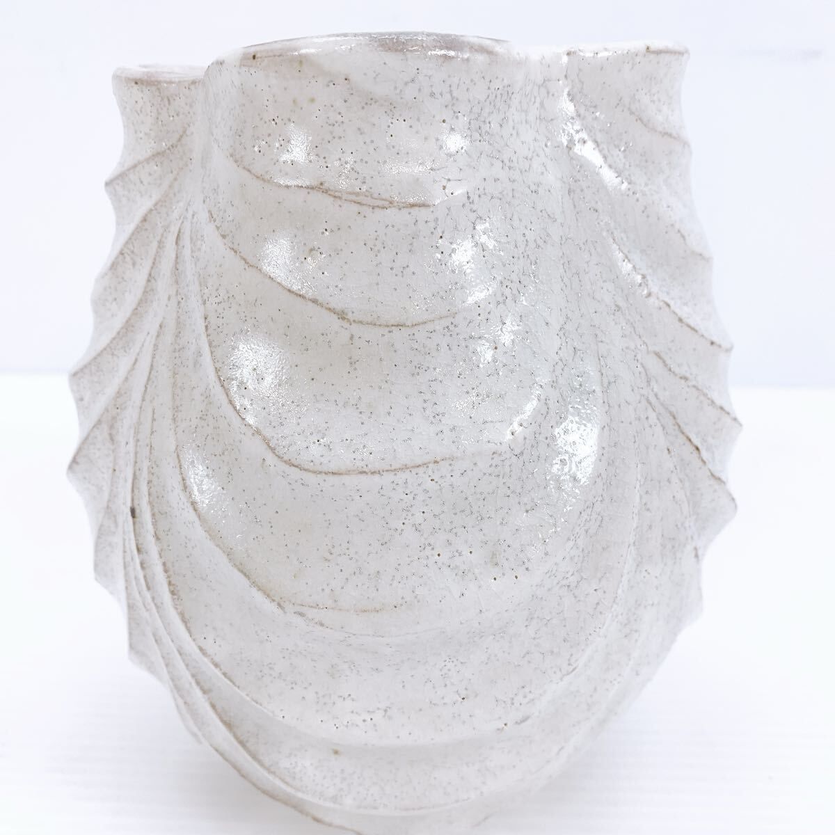 白化粧　しのぎ　手壺　吉田喜彦　真作保証　骨董品　美術品　工芸品　工芸　喜彦 白化粧 しのぎ 手壺 吉田喜彦 真作保証 骨董品 美術品 工芸品