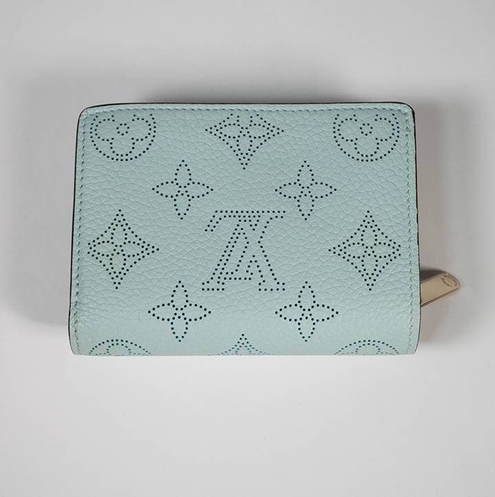 LOUIS VUITTON ルイヴィトンマヒナ ポルトフォイユ・クレア ブルー