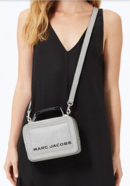 美品◇MARC JACOBS マークジェイコブス THE BOX 20 ザ・ボックス 20 クロスボディ 2way レザー トート バッグ 明茶◇  現行でも販売中の定番 - メルカリ