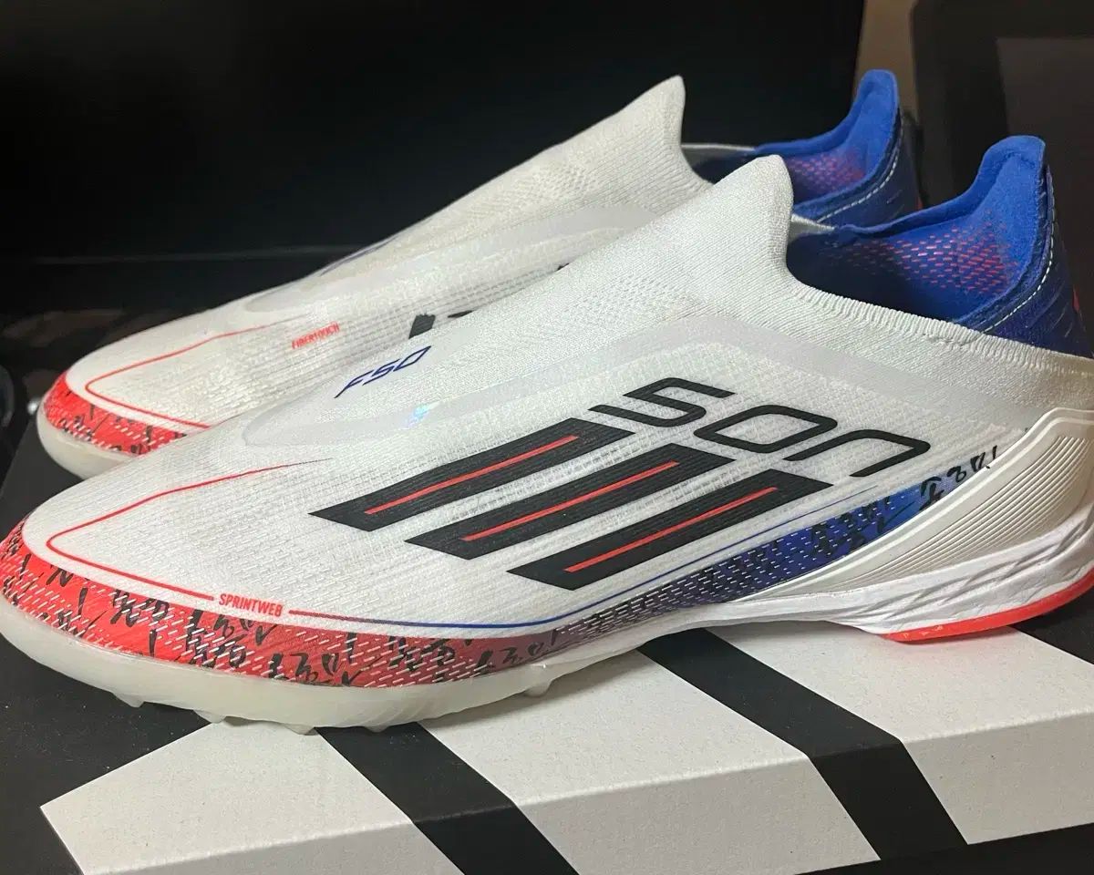 adidas アディダス F50 太 語 7 ソン フンミンサッカーシューズ フットサルシューズを販売しています