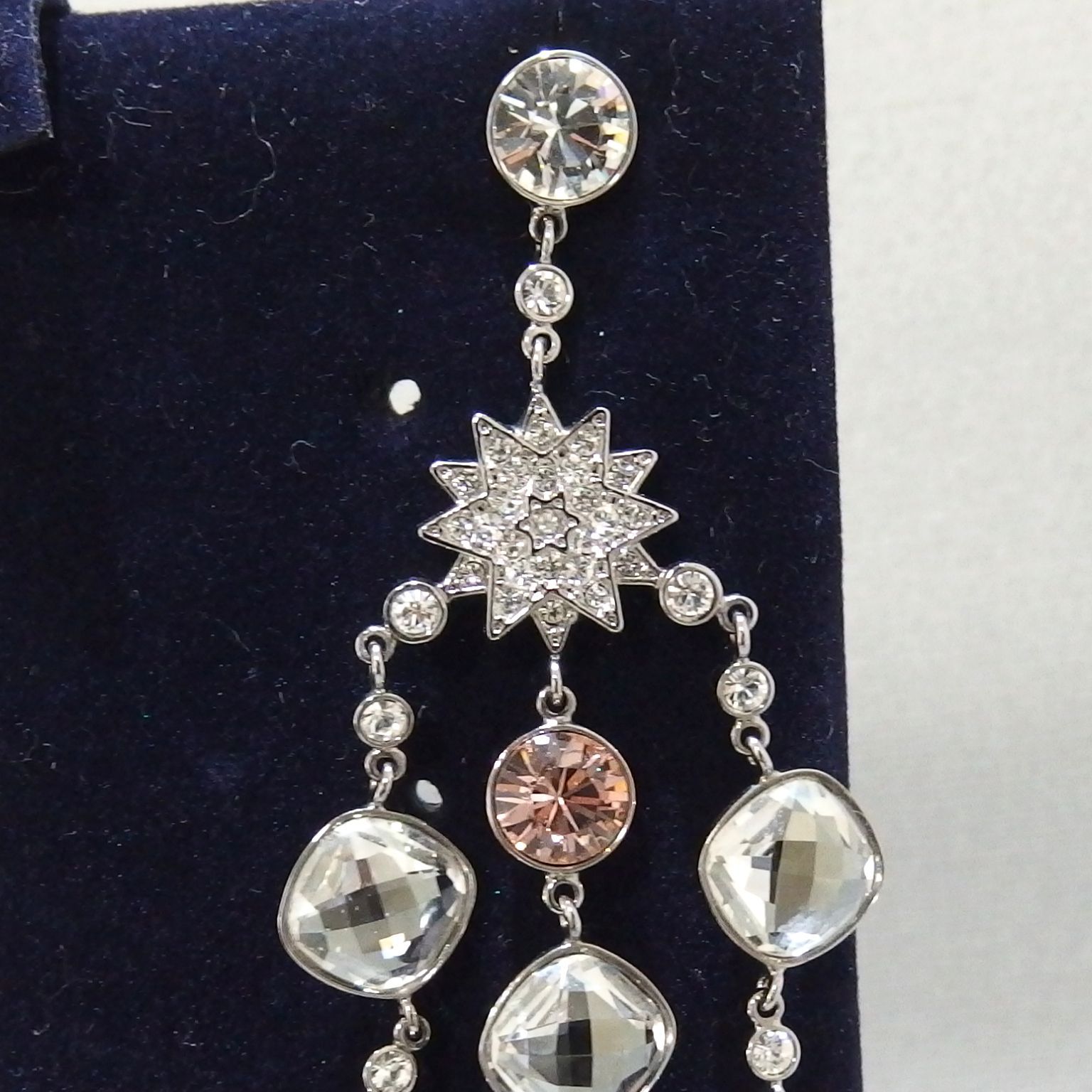極美品☆SWAROVSKI Scintillate スイング ピアス 1156336 クリスタル 