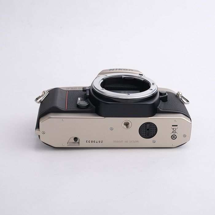 Nikon FM10