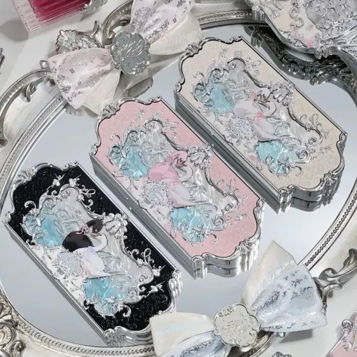 【新品3点セット】フラワーノーズ　スワンバレエ　アイシャドウパレット　未開封 フラワーノーズスワンバレエシリーズアイシャドウパレット - メルカリ