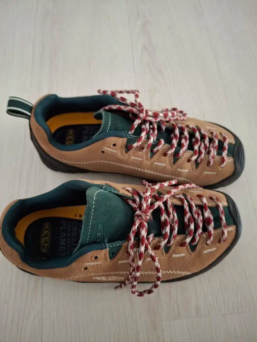 KEEN キーン KEEN スエード スニーカーズ ブラウン 240