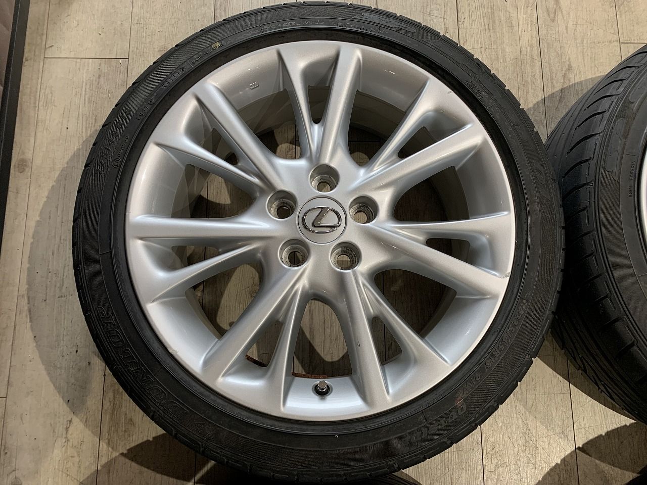 2505022】レクサス HS 純正 18インチ 7.5J +39 PCD114.3 5H + DUNLOP 