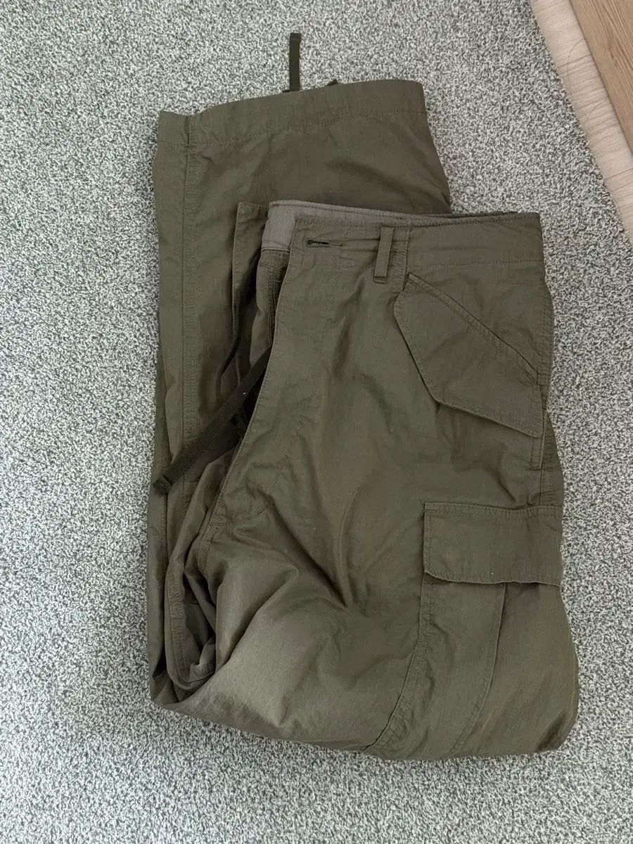 BEAMS ビームス BEAMS ナイロン カーゴ パンツ カーキ