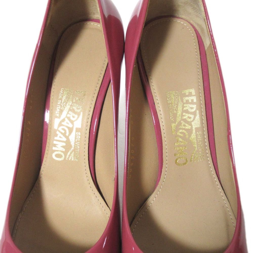 サルヴァトーレフェラガモ パテントレザー